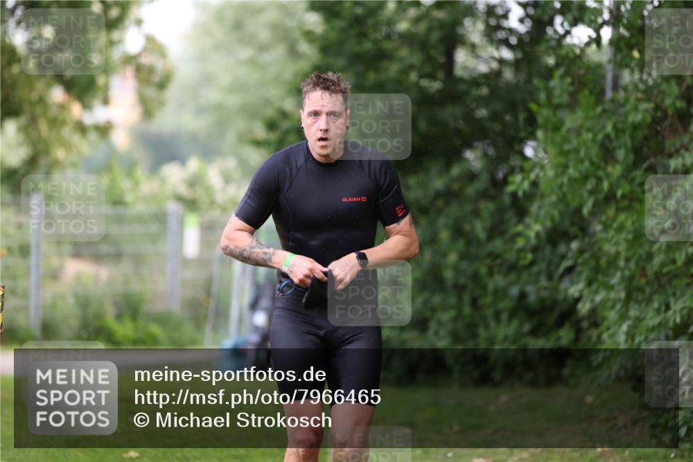 15.06.2025 - 7 Türme Triathlon Michael Strokosch http://msf.ph/oto/7966465 15.06.2025 12:20:38 Schwimmen 385, 438, 499, 557, 573, 610, 613, 634 meine-sportfotos.de