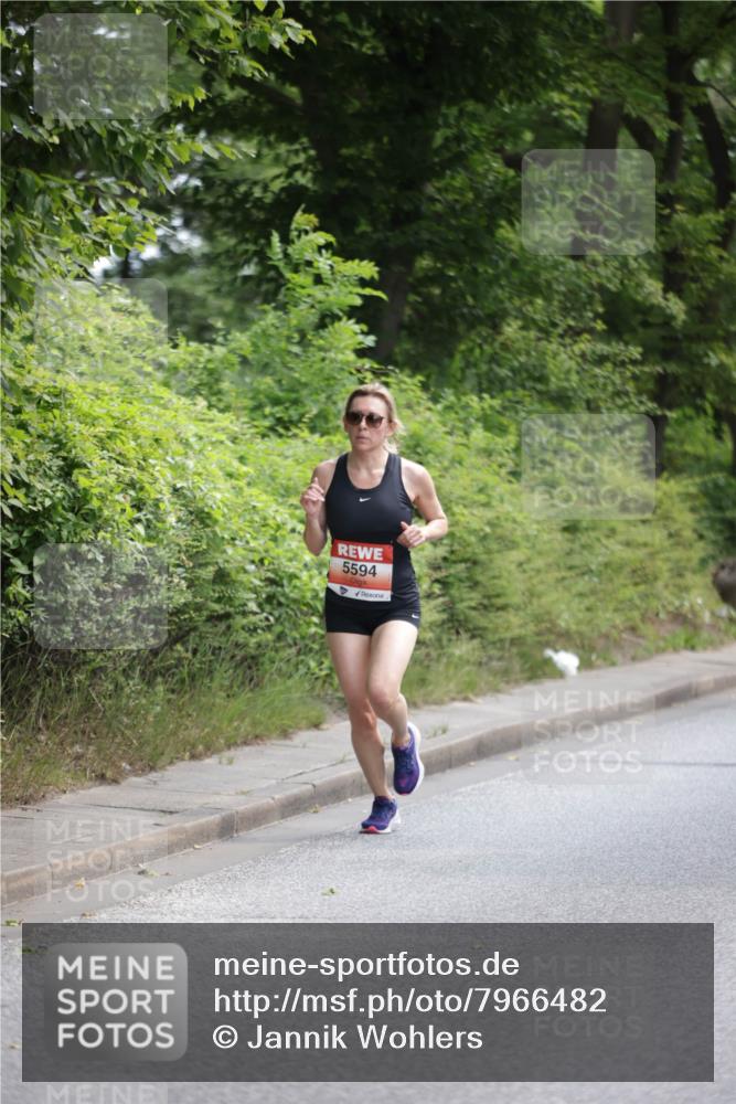 15.06.2025 - REWE Women's Run Jannik Wohlers http://msf.ph/oto/7966482 15.06.2025 10:01:42 Laufen 5594 meine-sportfotos.de