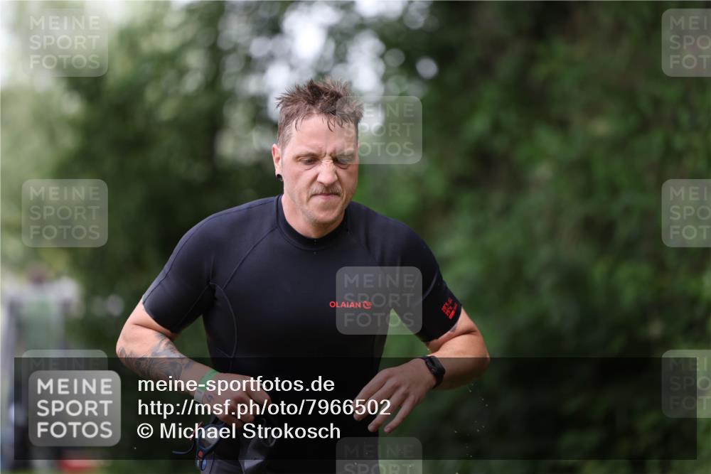 15.06.2025 - 7 Türme Triathlon Michael Strokosch http://msf.ph/oto/7966502 15.06.2025 12:20:40 Schwimmen 385, 499, 557, 573, 610, 613, 634 meine-sportfotos.de