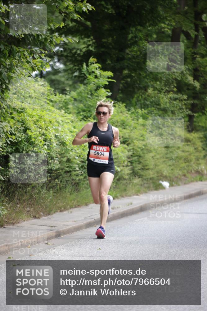 15.06.2025 - REWE Women's Run Jannik Wohlers http://msf.ph/oto/7966504 15.06.2025 10:01:42 Laufen 5594 meine-sportfotos.de