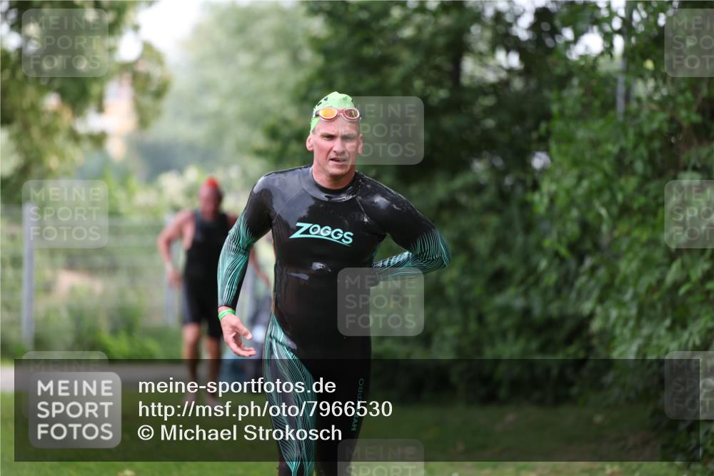 15.06.2025 - 7 Türme Triathlon Michael Strokosch http://msf.ph/oto/7966530 15.06.2025 12:20:48 Schwimmen 385, 434, 499, 557, 568, 597, 625 meine-sportfotos.de