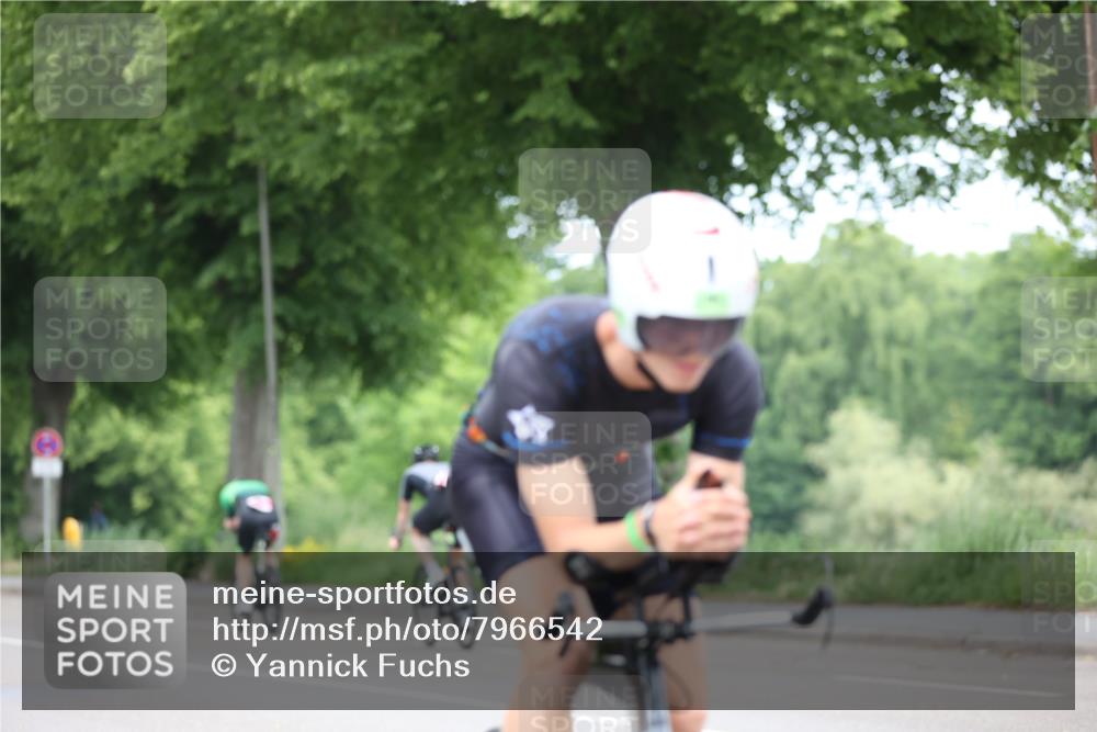 15.06.2025 - 7 Türme Triathlon Yannick Fuchs http://msf.ph/oto/7966542 15.06.2025 11:17:36 Radfahren 271, 291 meine-sportfotos.de