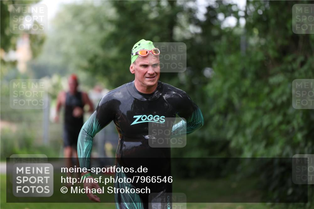 15.06.2025 - 7 Türme Triathlon Michael Strokosch http://msf.ph/oto/7966546 15.06.2025 12:20:49 Schwimmen 385, 434, 499, 557, 568, 597, 625 meine-sportfotos.de