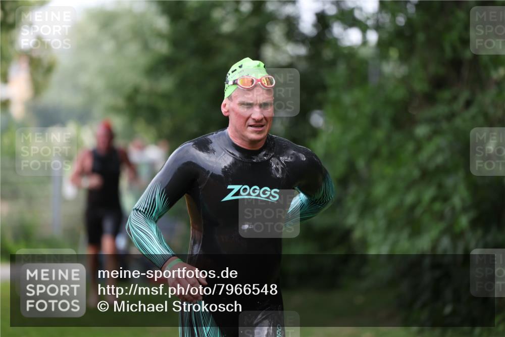 15.06.2025 - 7 Türme Triathlon Michael Strokosch http://msf.ph/oto/7966548 15.06.2025 12:20:49 Schwimmen 385, 434, 499, 557, 568, 597, 625 meine-sportfotos.de