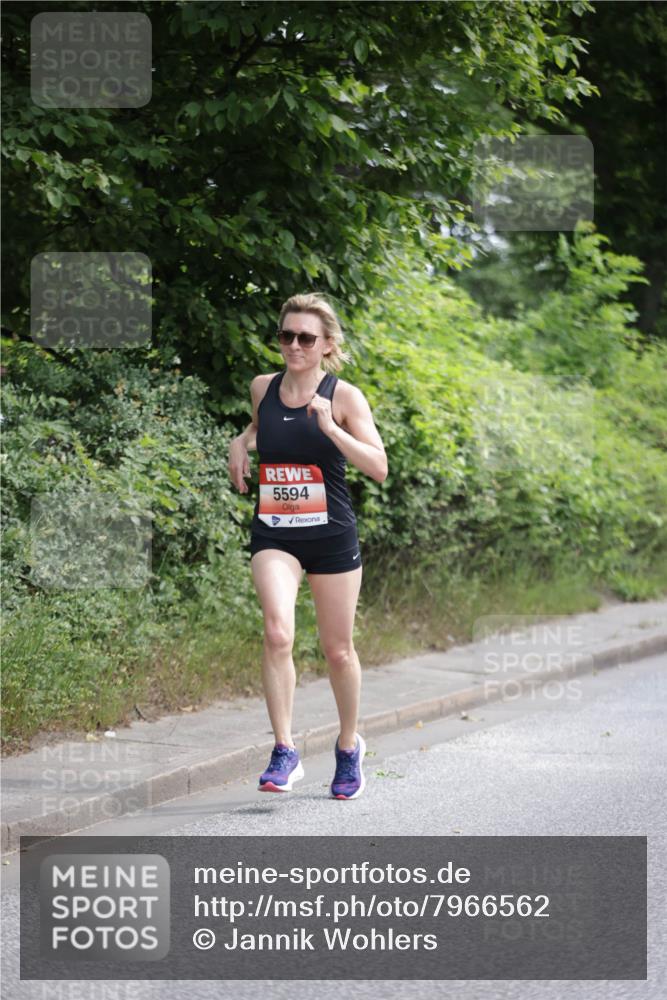 15.06.2025 - REWE Women's Run Jannik Wohlers http://msf.ph/oto/7966562 15.06.2025 10:01:44 Laufen 5594 meine-sportfotos.de