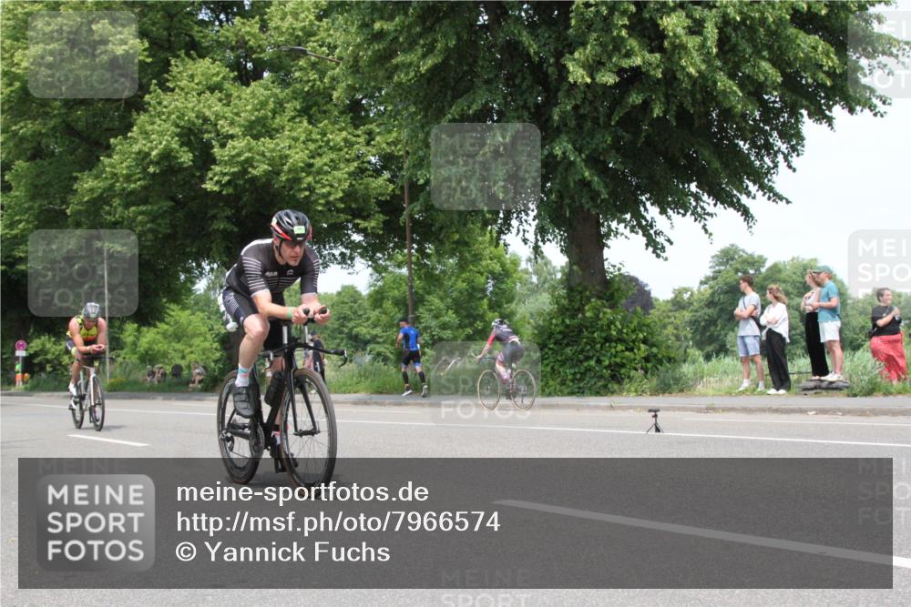 15.06.2025 - 7 Türme Triathlon Yannick Fuchs http://msf.ph/oto/7966574 15.06.2025 13:18:59 Radfahren  meine-sportfotos.de