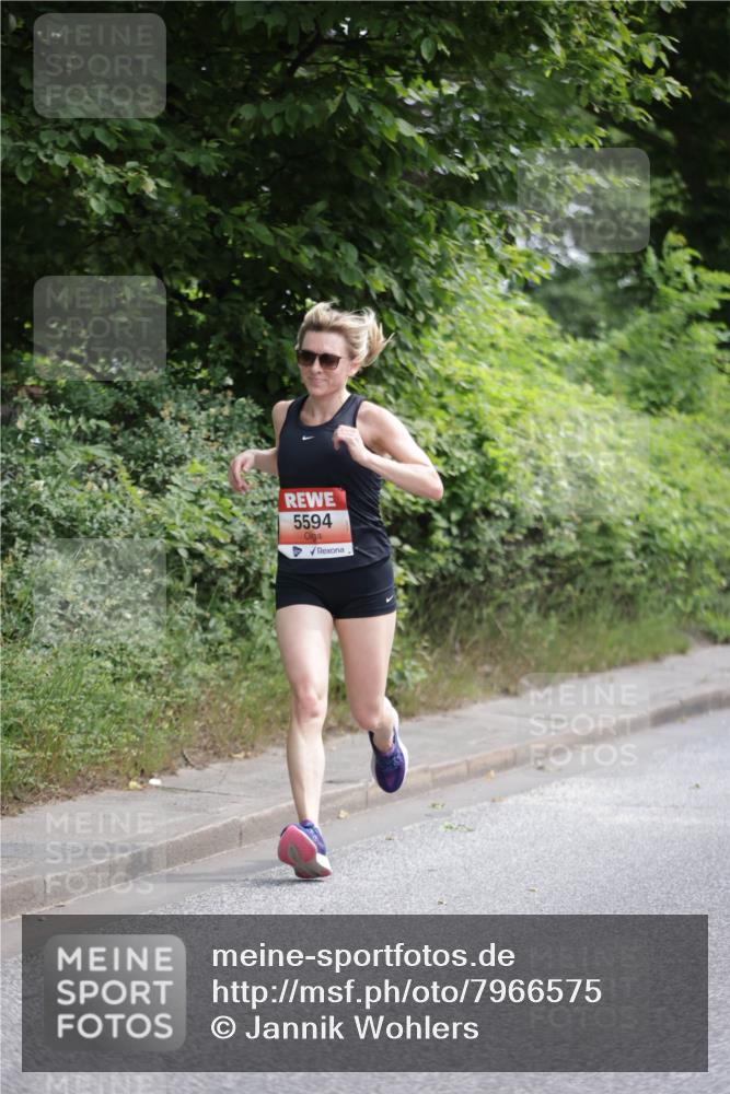 15.06.2025 - REWE Women's Run Jannik Wohlers http://msf.ph/oto/7966575 15.06.2025 10:01:44 Laufen 5594 meine-sportfotos.de