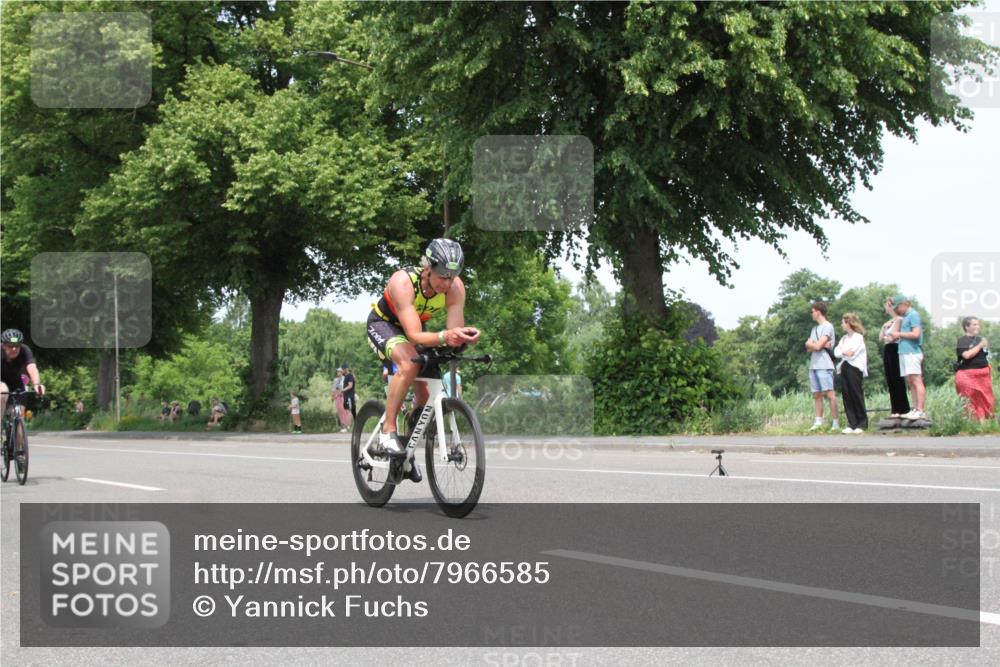 15.06.2025 - 7 Türme Triathlon Yannick Fuchs http://msf.ph/oto/7966585 15.06.2025 13:19:00 Radfahren  meine-sportfotos.de
