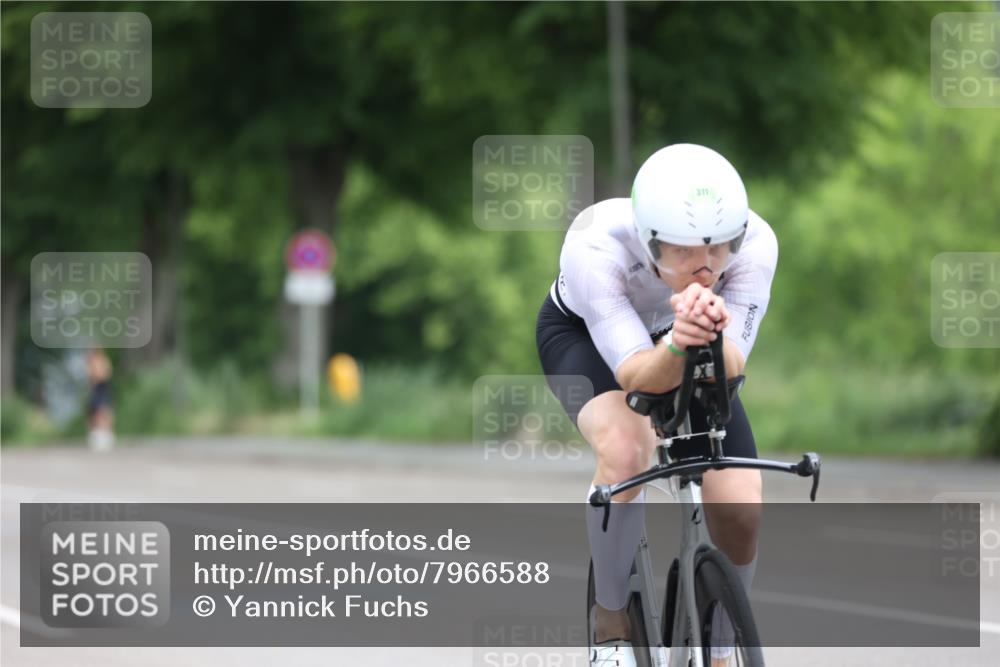 15.06.2025 - 7 Türme Triathlon Yannick Fuchs http://msf.ph/oto/7966588 15.06.2025 11:17:45 Radfahren 252 meine-sportfotos.de