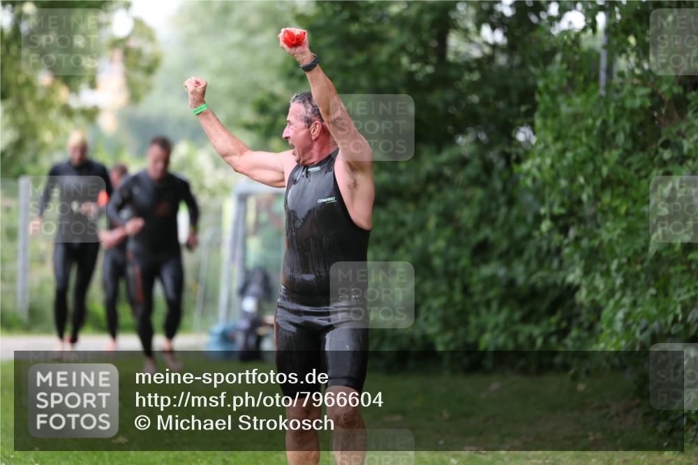 15.06.2025 - 7 Türme Triathlon Michael Strokosch http://msf.ph/oto/7966604 15.06.2025 12:20:53 Schwimmen 385, 434, 557, 568, 597, 625 meine-sportfotos.de