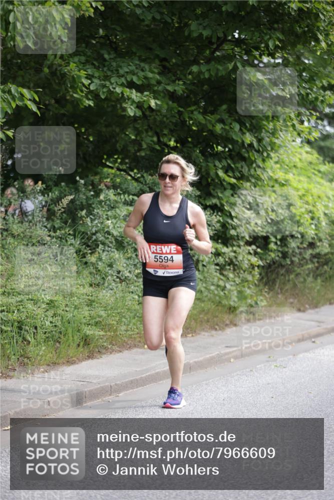15.06.2025 - REWE Women's Run Jannik Wohlers http://msf.ph/oto/7966609 15.06.2025 10:01:45 Laufen 5594 meine-sportfotos.de