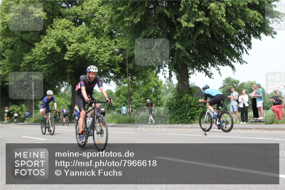 15.06.2025 - 7 Türme Triathlon Yannick Fuchs http://msf.ph/oto/7966618 15.06.2025 13:19:08 Radfahren  meine-sportfotos.de