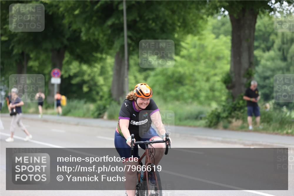 15.06.2025 - 7 Türme Triathlon Yannick Fuchs http://msf.ph/oto/7966619 15.06.2025 14:05:46 Radfahren  meine-sportfotos.de