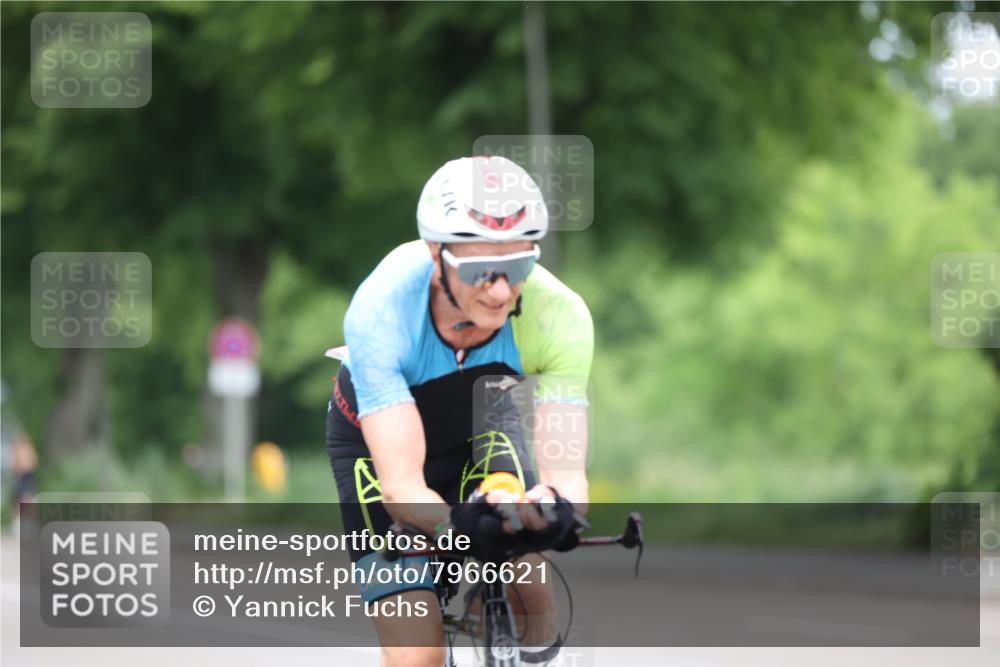 15.06.2025 - 7 Türme Triathlon Yannick Fuchs http://msf.ph/oto/7966621 15.06.2025 11:17:46 Radfahren 252 meine-sportfotos.de