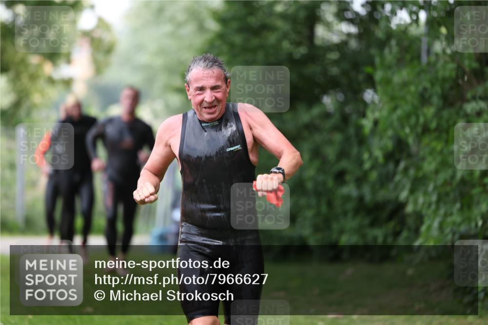 15.06.2025 - 7 Türme Triathlon Michael Strokosch http://msf.ph/oto/7966627 15.06.2025 12:20:54 Schwimmen 385, 434, 557, 568, 597, 625 meine-sportfotos.de