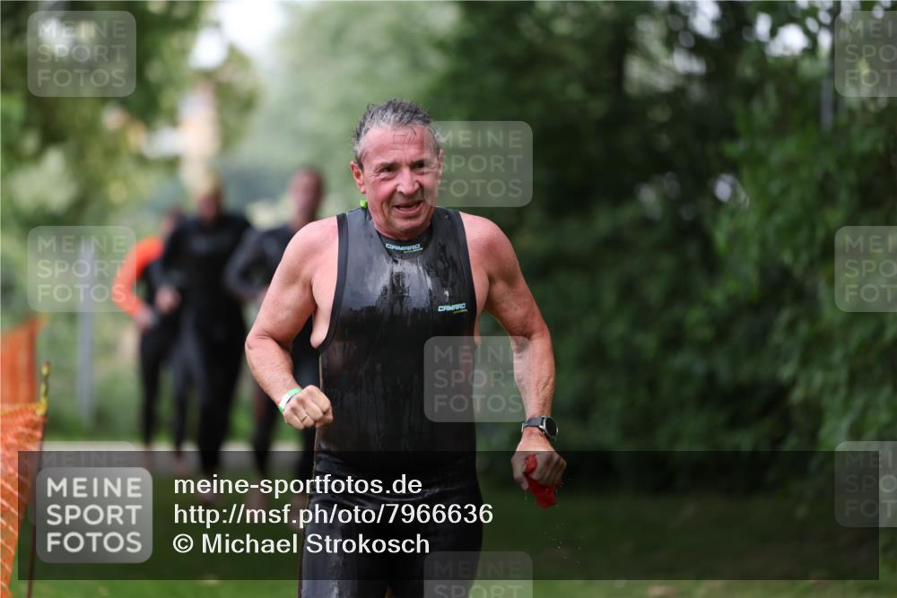 15.06.2025 - 7 Türme Triathlon Michael Strokosch http://msf.ph/oto/7966636 15.06.2025 12:20:54 Schwimmen 385, 434, 557, 568, 597, 625 meine-sportfotos.de