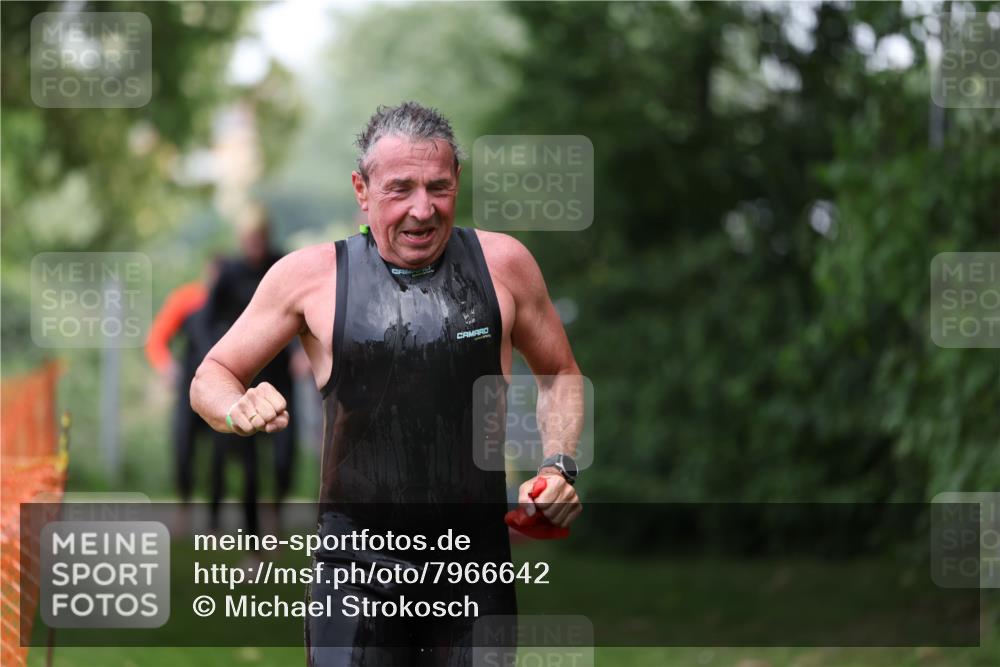 15.06.2025 - 7 Türme Triathlon Michael Strokosch http://msf.ph/oto/7966642 15.06.2025 12:20:55 Schwimmen 385, 434, 557, 568, 592, 597, 625 meine-sportfotos.de