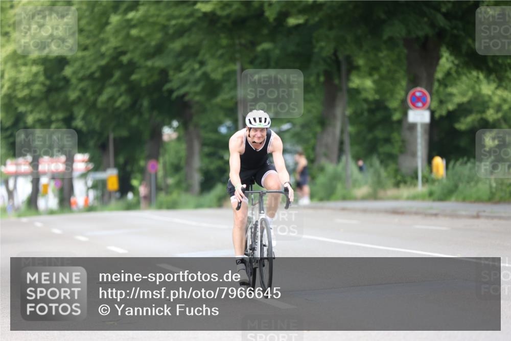 15.06.2025 - 7 Türme Triathlon Yannick Fuchs http://msf.ph/oto/7966645 15.06.2025 11:17:56 Radfahren 262, 273, 316 meine-sportfotos.de