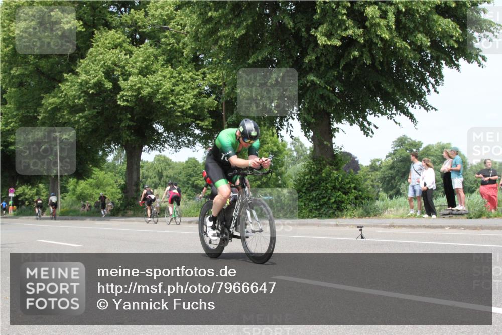 15.06.2025 - 7 Türme Triathlon Yannick Fuchs http://msf.ph/oto/7966647 15.06.2025 13:19:13 Radfahren  meine-sportfotos.de