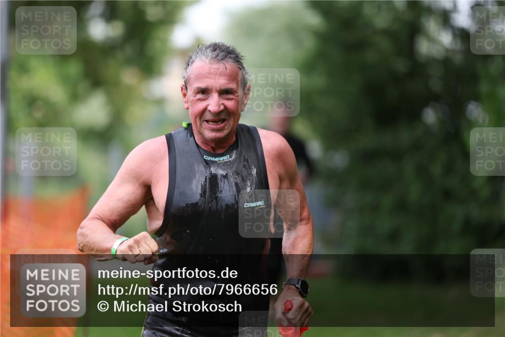 15.06.2025 - 7 Türme Triathlon Michael Strokosch http://msf.ph/oto/7966656 15.06.2025 12:20:55 Schwimmen 385, 434, 557, 568, 592, 597, 625 meine-sportfotos.de