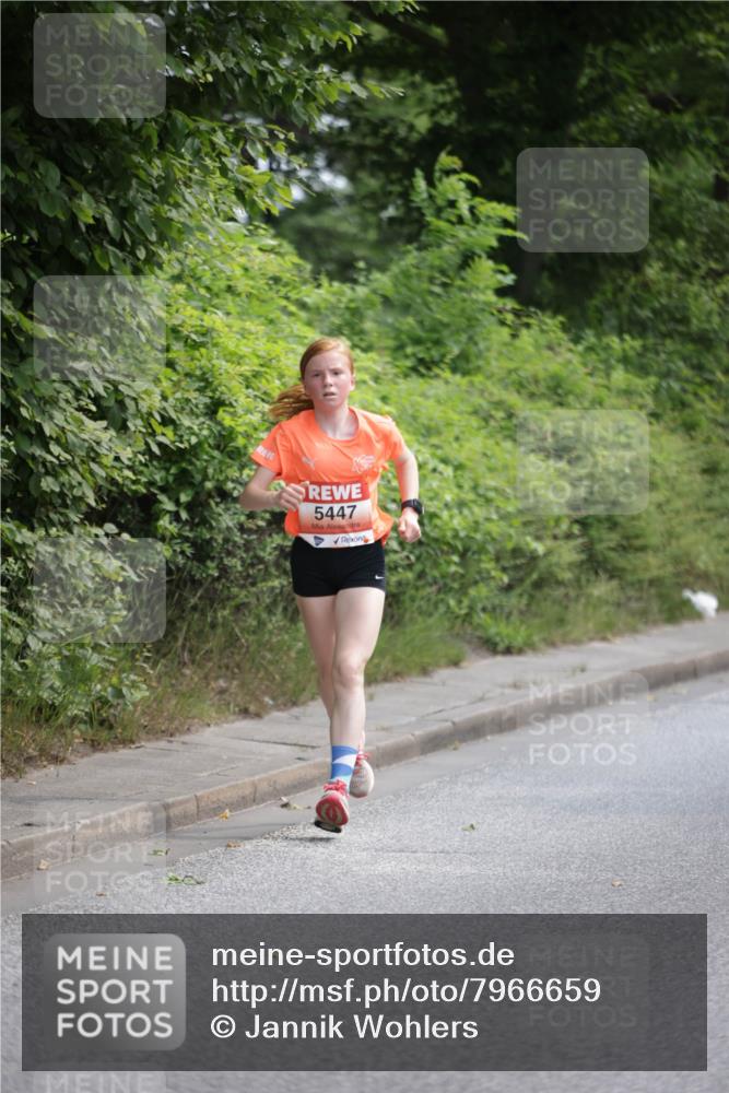 15.06.2025 - REWE Women's Run Jannik Wohlers http://msf.ph/oto/7966659 15.06.2025 10:01:47 Laufen 5447 meine-sportfotos.de