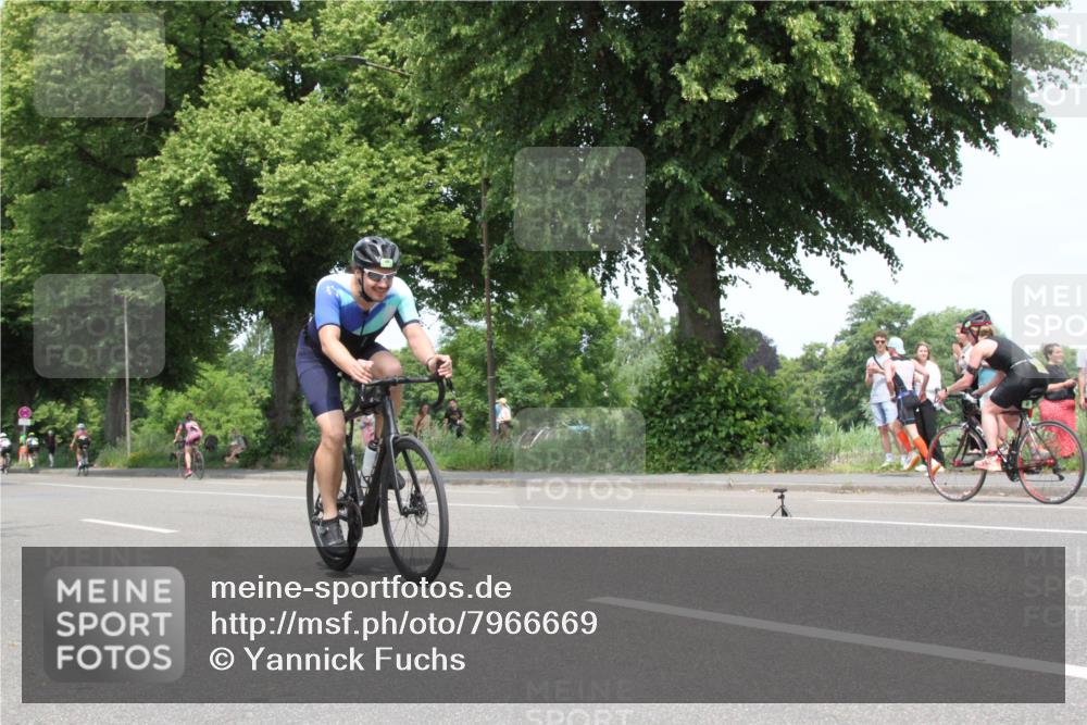 15.06.2025 - 7 Türme Triathlon Yannick Fuchs http://msf.ph/oto/7966669 15.06.2025 13:19:21 Radfahren  meine-sportfotos.de