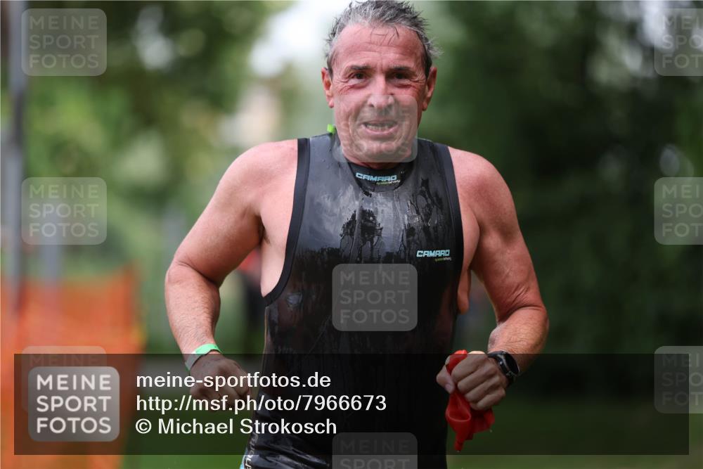 15.06.2025 - 7 Türme Triathlon Michael Strokosch http://msf.ph/oto/7966673 15.06.2025 12:20:56 Schwimmen 385, 434, 557, 568, 592, 597, 625 meine-sportfotos.de