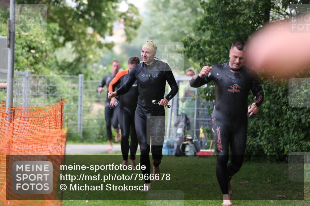15.06.2025 - 7 Türme Triathlon Michael Strokosch http://msf.ph/oto/7966678 15.06.2025 12:20:57 Schwimmen 385, 434, 557, 568, 592, 597, 625, 674 meine-sportfotos.de