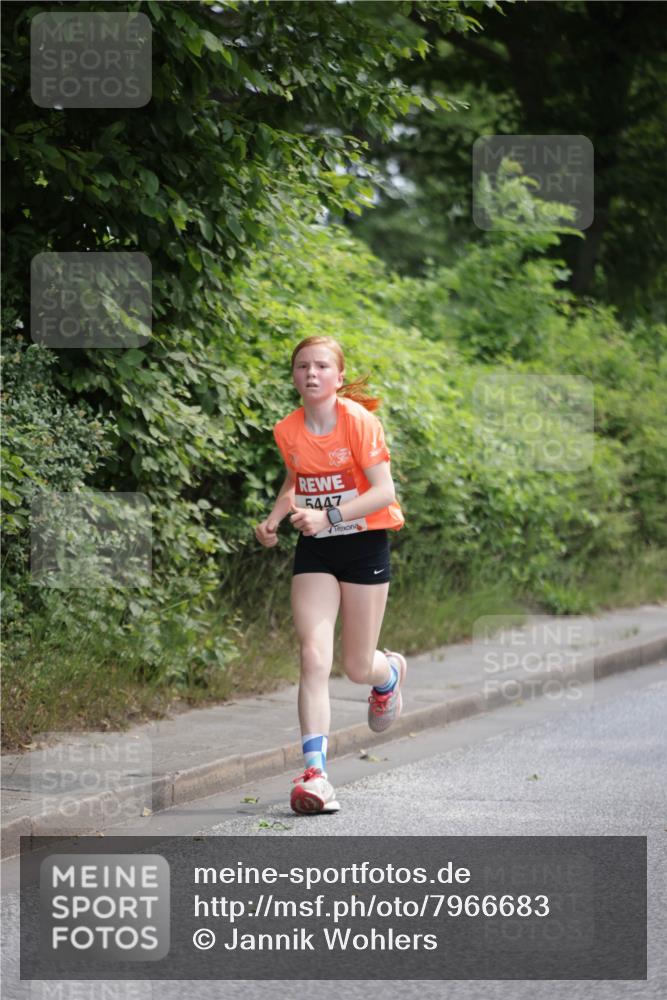 15.06.2025 - REWE Women's Run Jannik Wohlers http://msf.ph/oto/7966683 15.06.2025 10:01:48 Laufen 5447 meine-sportfotos.de