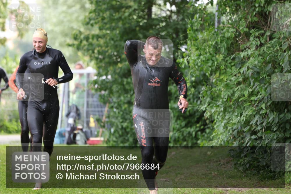 15.06.2025 - 7 Türme Triathlon Michael Strokosch http://msf.ph/oto/7966684 15.06.2025 12:20:57 Schwimmen 385, 434, 557, 568, 592, 597, 625, 674 meine-sportfotos.de