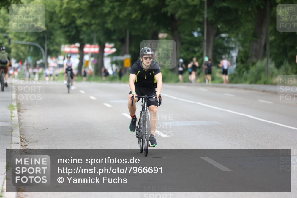 15.06.2025 - 7 Türme Triathlon Yannick Fuchs http://msf.ph/oto/7966691 15.06.2025 14:08:44 Radfahren 294, 838 meine-sportfotos.de
