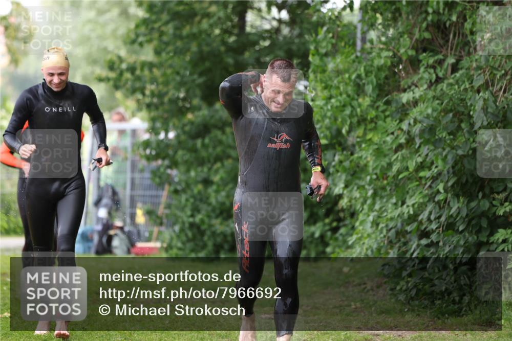 15.06.2025 - 7 Türme Triathlon Michael Strokosch http://msf.ph/oto/7966692 15.06.2025 12:20:58 Schwimmen 385, 434, 557, 568, 592, 597, 625, 674 meine-sportfotos.de