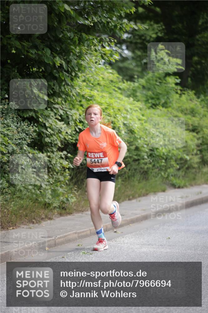 15.06.2025 - REWE Women's Run Jannik Wohlers http://msf.ph/oto/7966694 15.06.2025 10:01:48 Laufen 5447 meine-sportfotos.de