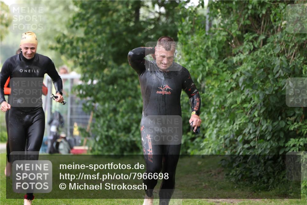 15.06.2025 - 7 Türme Triathlon Michael Strokosch http://msf.ph/oto/7966698 15.06.2025 12:20:58 Schwimmen 385, 434, 557, 568, 592, 597, 625, 674 meine-sportfotos.de