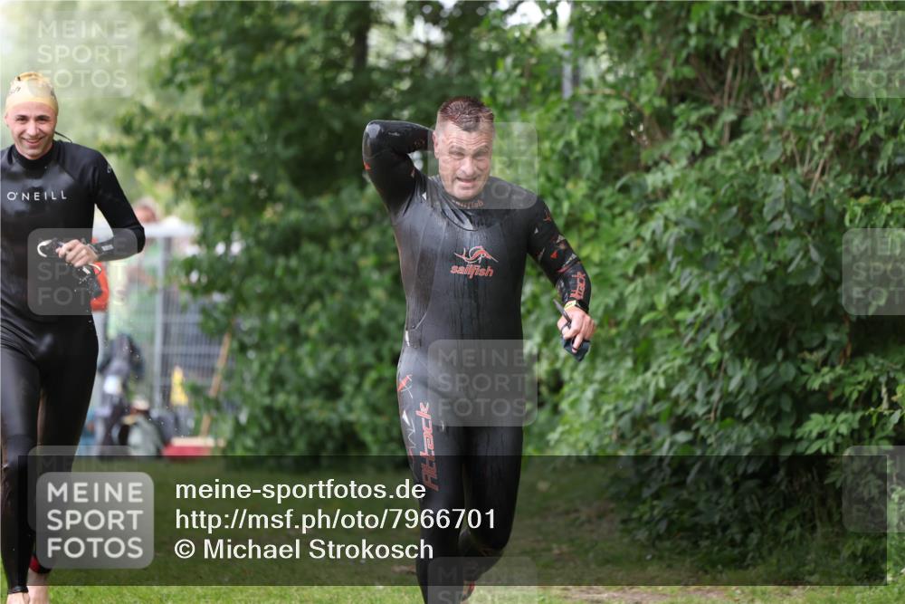 15.06.2025 - 7 Türme Triathlon Michael Strokosch http://msf.ph/oto/7966701 15.06.2025 12:20:58 Schwimmen 385, 434, 557, 568, 592, 597, 625, 674 meine-sportfotos.de