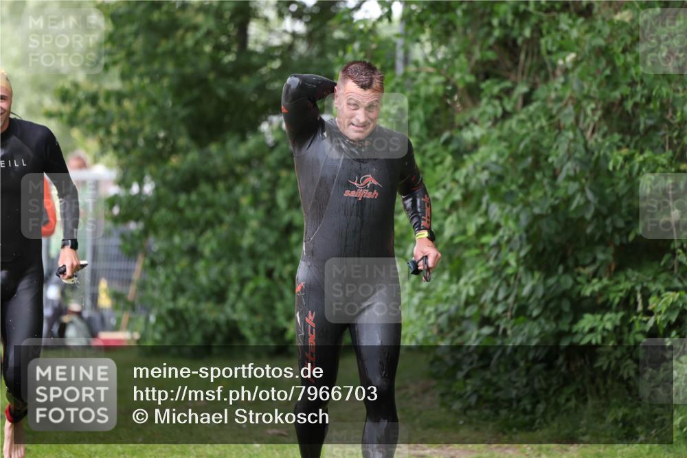 15.06.2025 - 7 Türme Triathlon Michael Strokosch http://msf.ph/oto/7966703 15.06.2025 12:20:58 Schwimmen 385, 434, 557, 568, 592, 597, 625, 674 meine-sportfotos.de