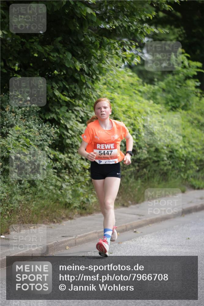 15.06.2025 - REWE Women's Run Jannik Wohlers http://msf.ph/oto/7966708 15.06.2025 10:01:48 Laufen 5447 meine-sportfotos.de