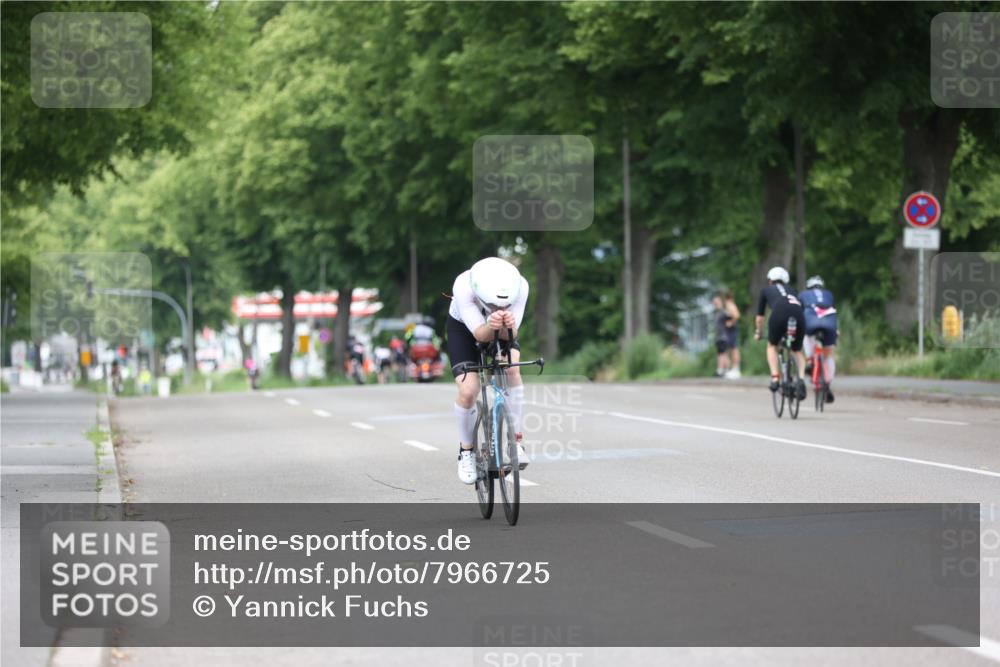 15.06.2025 - 7 Türme Triathlon Yannick Fuchs http://msf.ph/oto/7966725 15.06.2025 11:18:24 Radfahren 215 meine-sportfotos.de