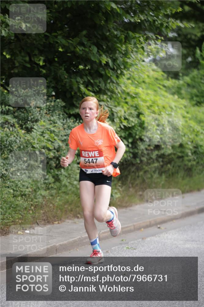 15.06.2025 - REWE Women's Run Jannik Wohlers http://msf.ph/oto/7966731 15.06.2025 10:01:48 Laufen 5447 meine-sportfotos.de