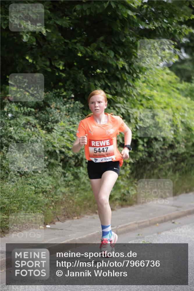 15.06.2025 - REWE Women's Run Jannik Wohlers http://msf.ph/oto/7966736 15.06.2025 10:01:48 Laufen 5447 meine-sportfotos.de