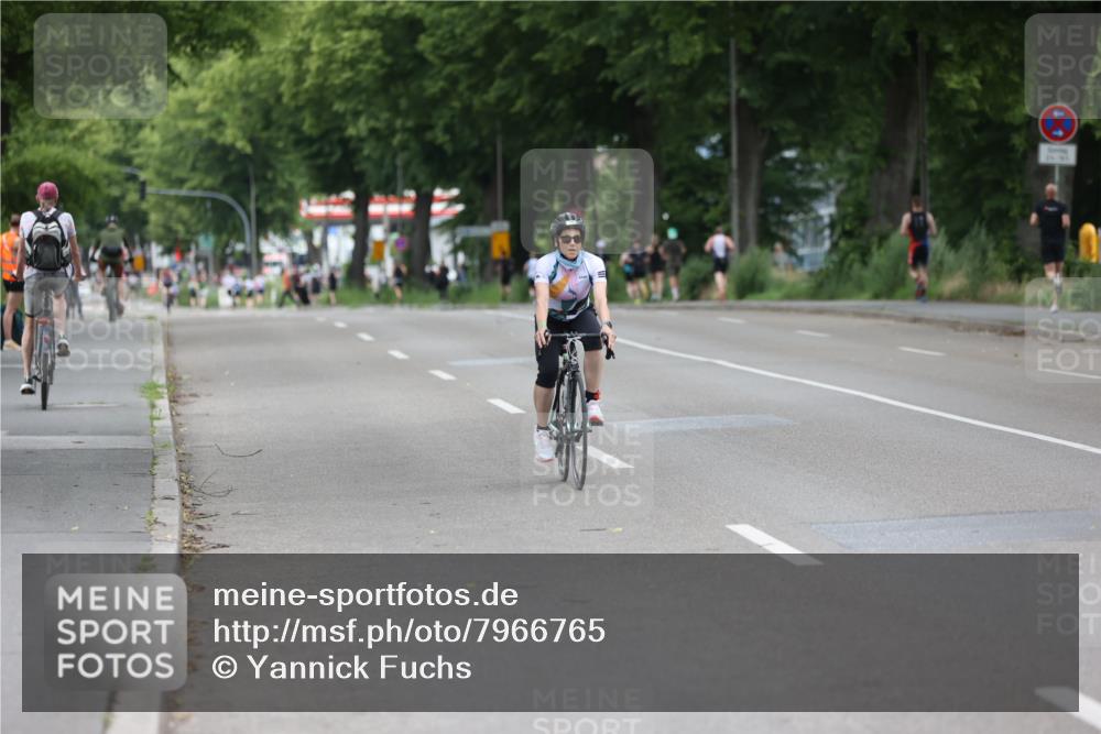 15.06.2025 - 7 Türme Triathlon Yannick Fuchs http://msf.ph/oto/7966765 15.06.2025 14:08:49 Radfahren 294, 838 meine-sportfotos.de