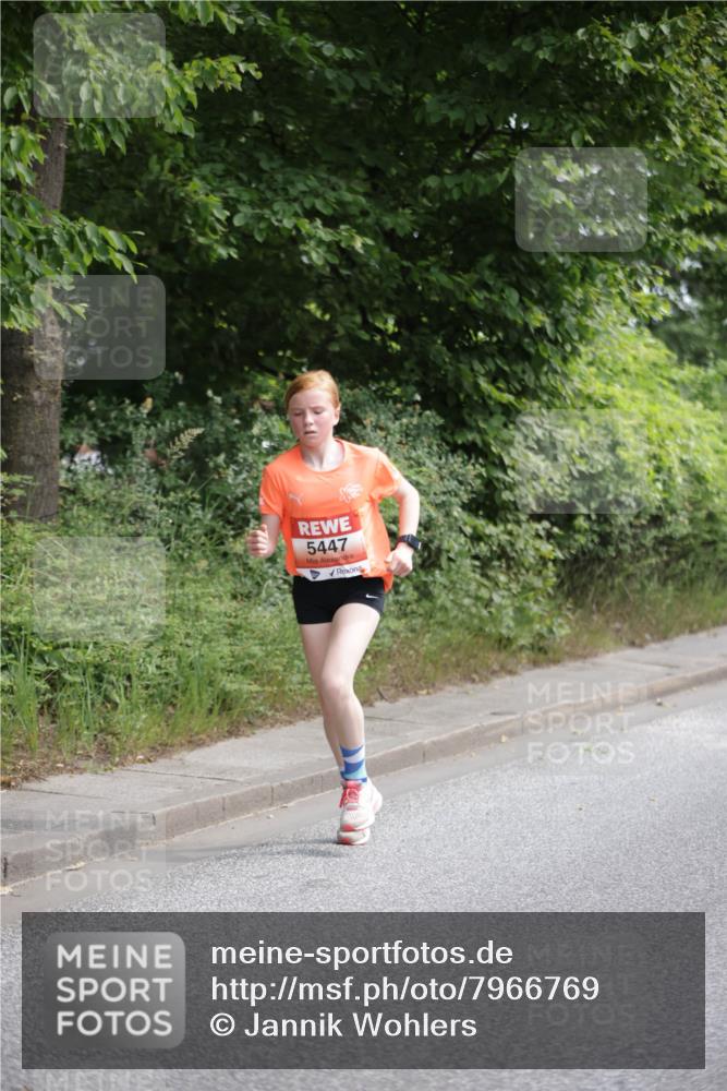 15.06.2025 - REWE Women's Run Jannik Wohlers http://msf.ph/oto/7966769 15.06.2025 10:01:49 Laufen 5447 meine-sportfotos.de