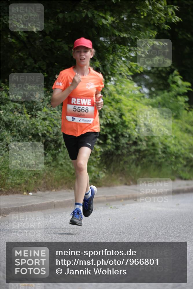 15.06.2025 - REWE Women's Run Jannik Wohlers http://msf.ph/oto/7966801 15.06.2025 10:01:54 Laufen 5568 meine-sportfotos.de