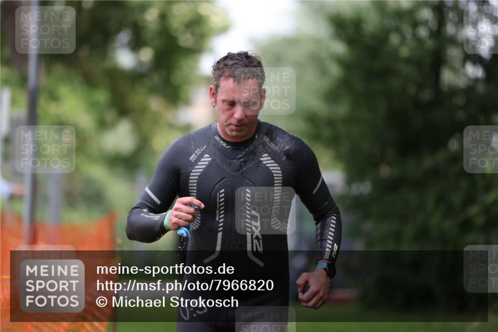 15.06.2025 - 7 Türme Triathlon Michael Strokosch http://msf.ph/oto/7966820 15.06.2025 12:21:04 Schwimmen 434, 557, 568, 592, 597, 625, 674 meine-sportfotos.de