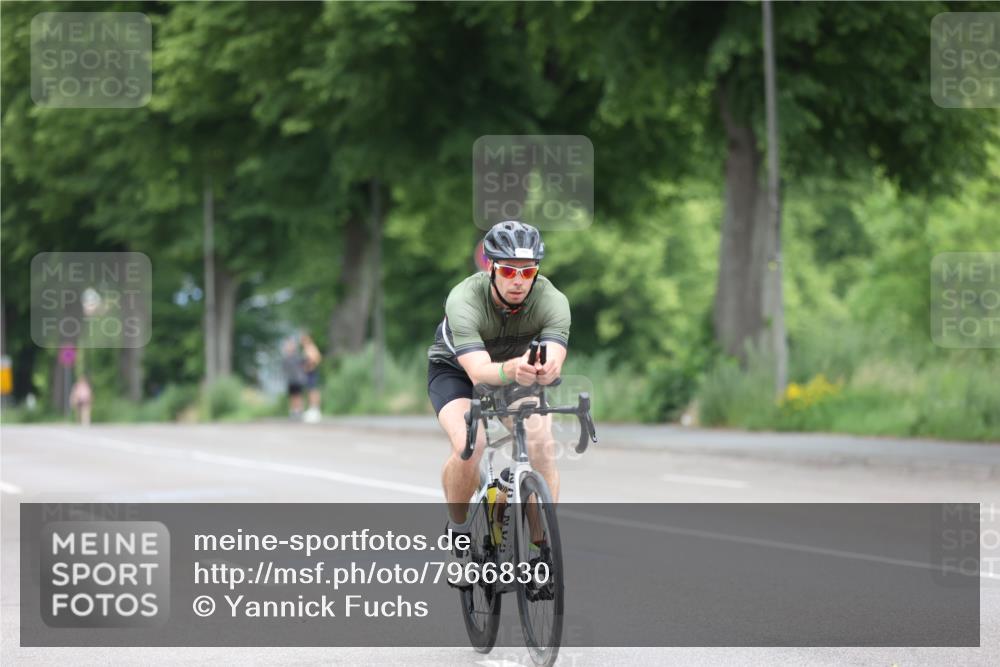 15.06.2025 - 7 Türme Triathlon Yannick Fuchs http://msf.ph/oto/7966830 15.06.2025 11:18:39 Radfahren 264 meine-sportfotos.de