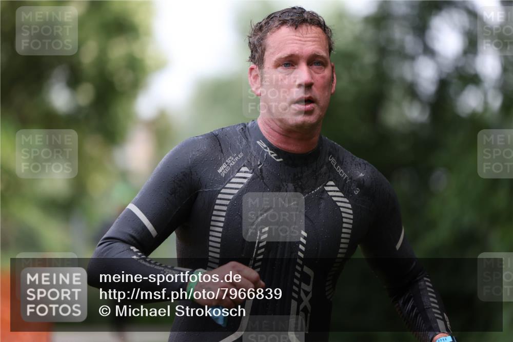 15.06.2025 - 7 Türme Triathlon Michael Strokosch http://msf.ph/oto/7966839 15.06.2025 12:21:05 Schwimmen 434, 557, 568, 592, 597, 625, 674 meine-sportfotos.de