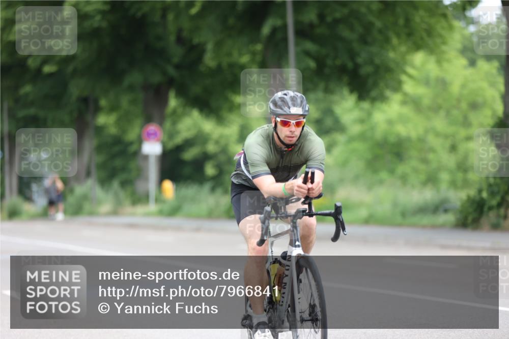 15.06.2025 - 7 Türme Triathlon Yannick Fuchs http://msf.ph/oto/7966841 15.06.2025 11:18:39 Radfahren 264 meine-sportfotos.de
