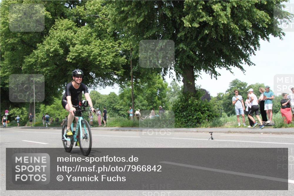 15.06.2025 - 7 Türme Triathlon Yannick Fuchs http://msf.ph/oto/7966842 15.06.2025 13:20:22 Radfahren  meine-sportfotos.de