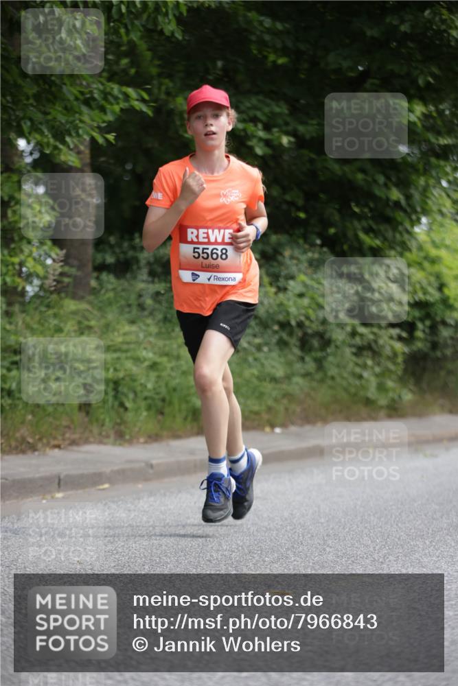 15.06.2025 - REWE Women's Run Jannik Wohlers http://msf.ph/oto/7966843 15.06.2025 10:01:55 Laufen 5568 meine-sportfotos.de