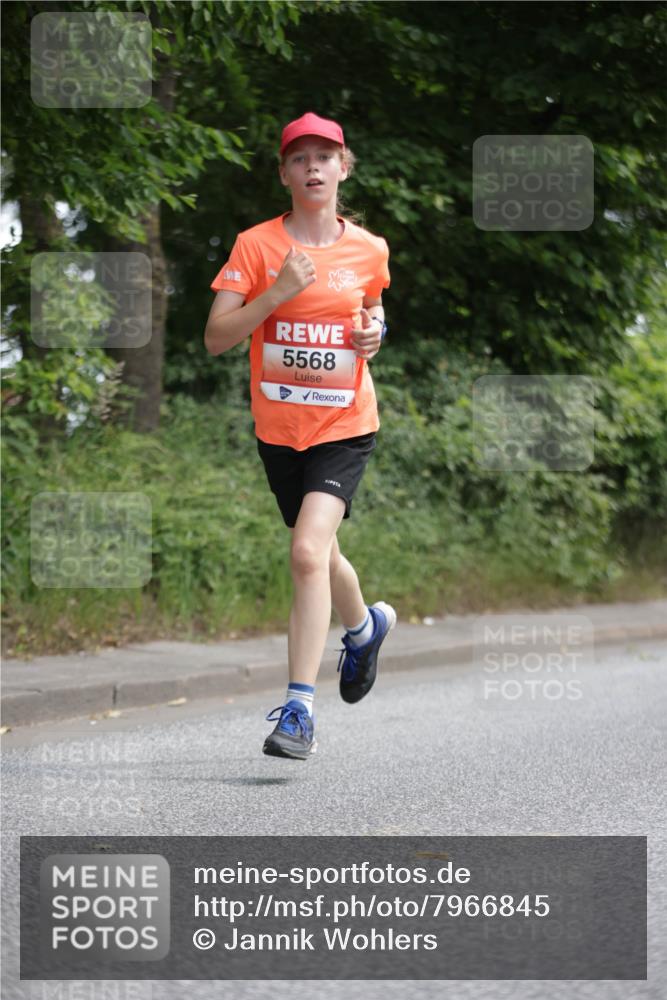 15.06.2025 - REWE Women's Run Jannik Wohlers http://msf.ph/oto/7966845 15.06.2025 10:01:55 Laufen 5568 meine-sportfotos.de